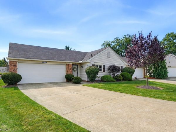 166 Sturbridge Drive, Medina, OH 44256