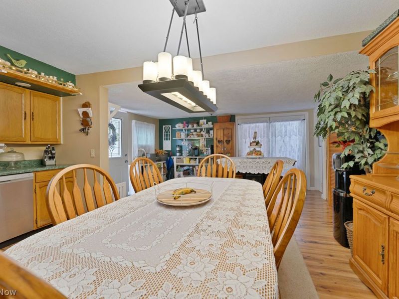 4857 Ridge Road, Cortland, OH 44410 Photo 12