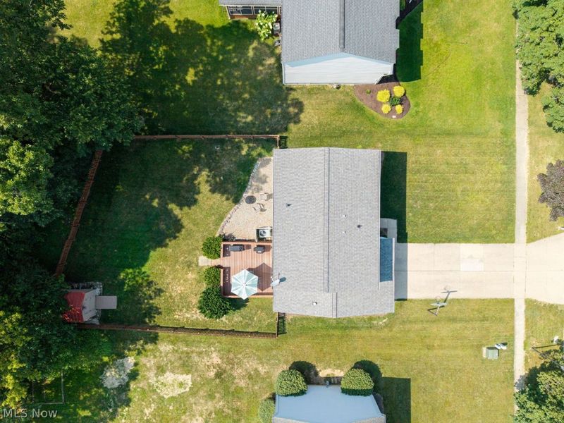558 Falling Oaks Drive, Medina, OH 44256 Photo 2