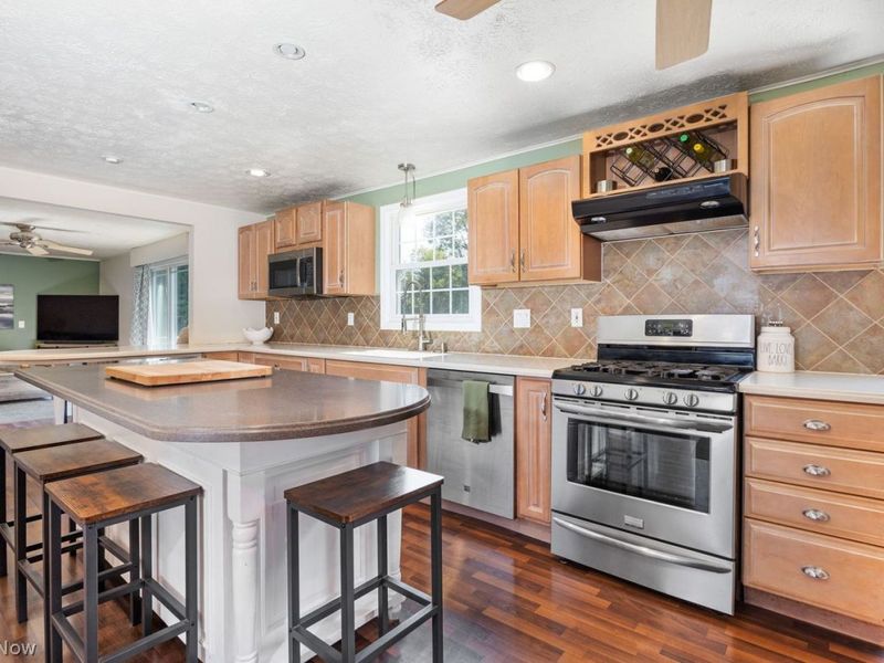 558 Falling Oaks Drive, Medina, OH 44256 Photo 7