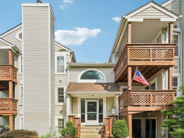 1360 Cedarwood Drive, Unit D2, Westlake, OH 44145