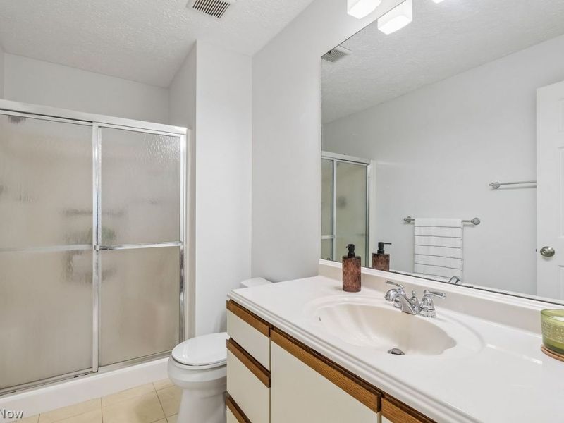 1360 Cedarwood Drive, Unit D2, Westlake, OH 44145 Photo 18