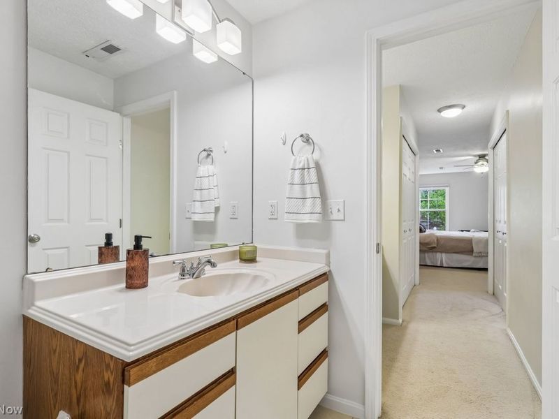 1360 Cedarwood Drive, Unit D2, Westlake, OH 44145 Photo 19