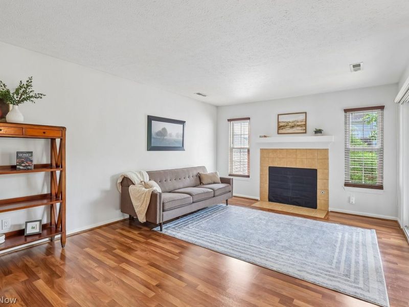 1360 Cedarwood Drive, Unit D2, Westlake, OH 44145 Photo 3