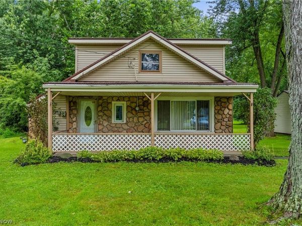 3428 Meadowbrook Drive , Leavittsburg, OH 44430