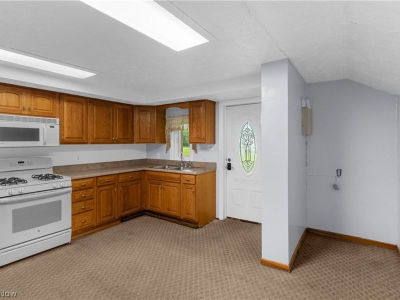 3428 Meadowbrook Drive, Leavittsburg, OH 44430 Photo 10