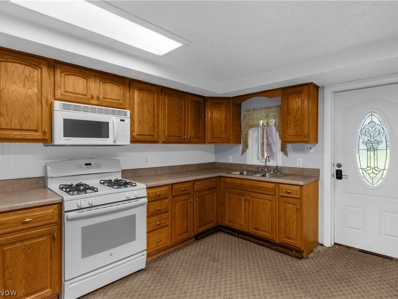 3428 Meadowbrook Drive, Leavittsburg, OH 44430 Photo 13