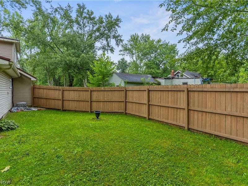 3428 Meadowbrook Drive, Leavittsburg, OH 44430 Photo 24