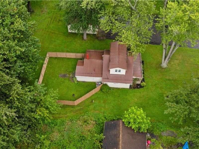 3428 Meadowbrook Drive, Leavittsburg, OH 44430 Photo 3