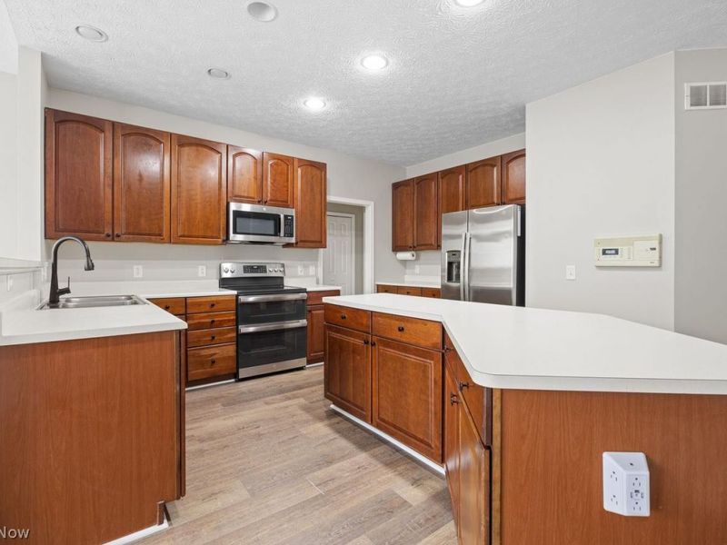 756 Sparrow Way, Wadsworth, OH 44281 Photo 16
