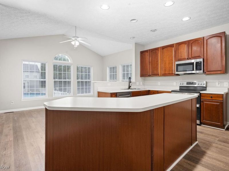 756 Sparrow Way, Wadsworth, OH 44281 Photo 17