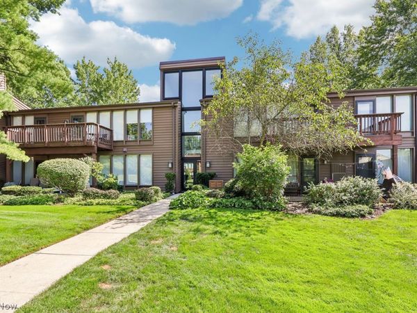 975 canyon view , Unit 107, Sagamore Hills, OH 44067