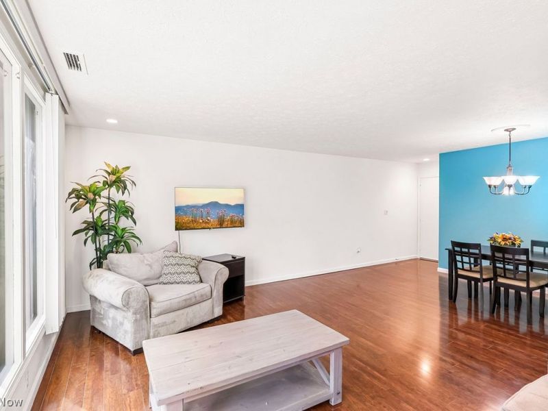 975 canyon view, Unit 107, Sagamore Hills, OH 44067 Photo 7