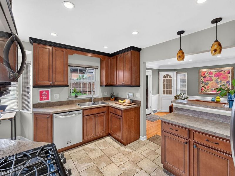 6216 Brookside Drive, Cleveland, OH 44144 Photo 12