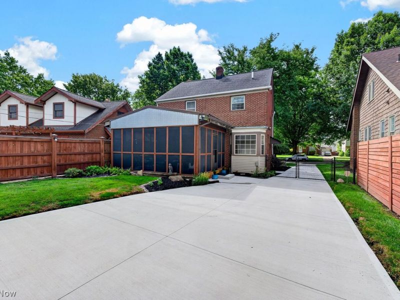 6216 Brookside Drive, Cleveland, OH 44144 Photo 32