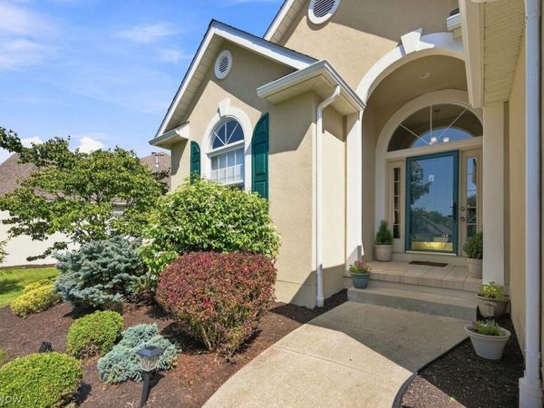 1983 Fox Trace Trail , Cuyahoga Falls, OH 44223