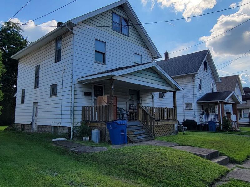 149 E Howard Street, Girard, OH 44420 Photo 2