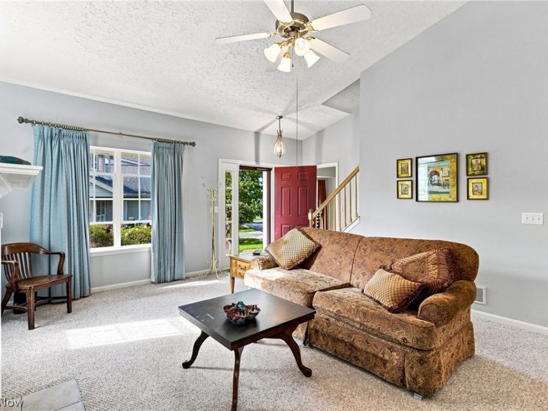 2559 Edgebrook Crossing, Twinsburg, OH 44087 Photo 3