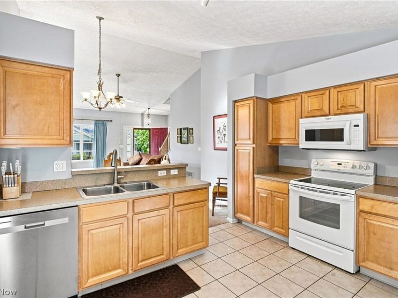 2559 Edgebrook Crossing, Twinsburg, OH 44087 Photo 7
