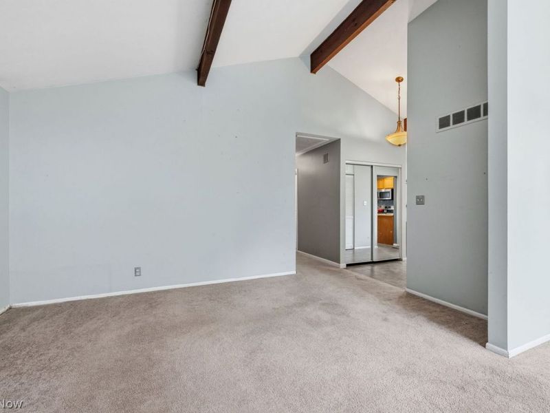 192 Greenbriar Drive, Aurora, OH 44202 Photo 4