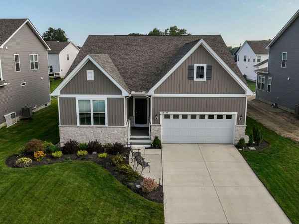 26542 Daisy Lane , Olmsted Twp, OH 44138