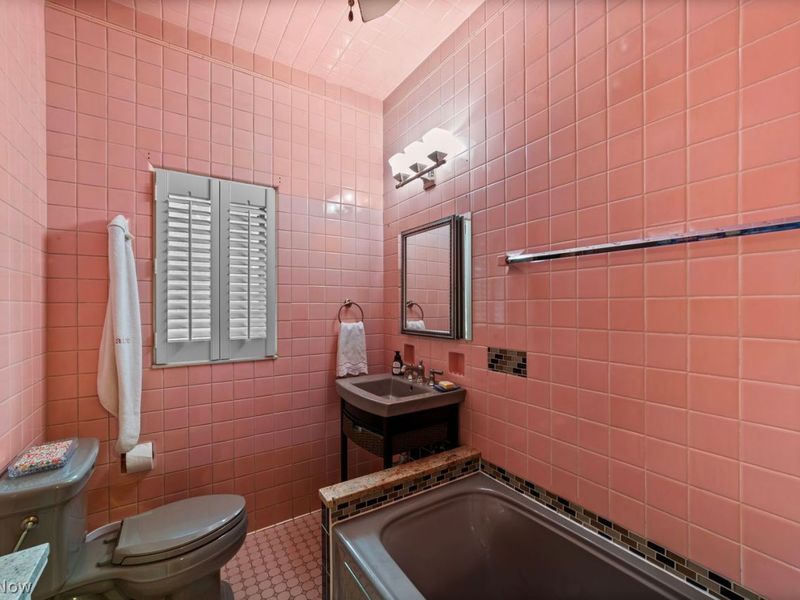 2355 Riverside Drive, Lakewood, OH 44107 Photo 23
