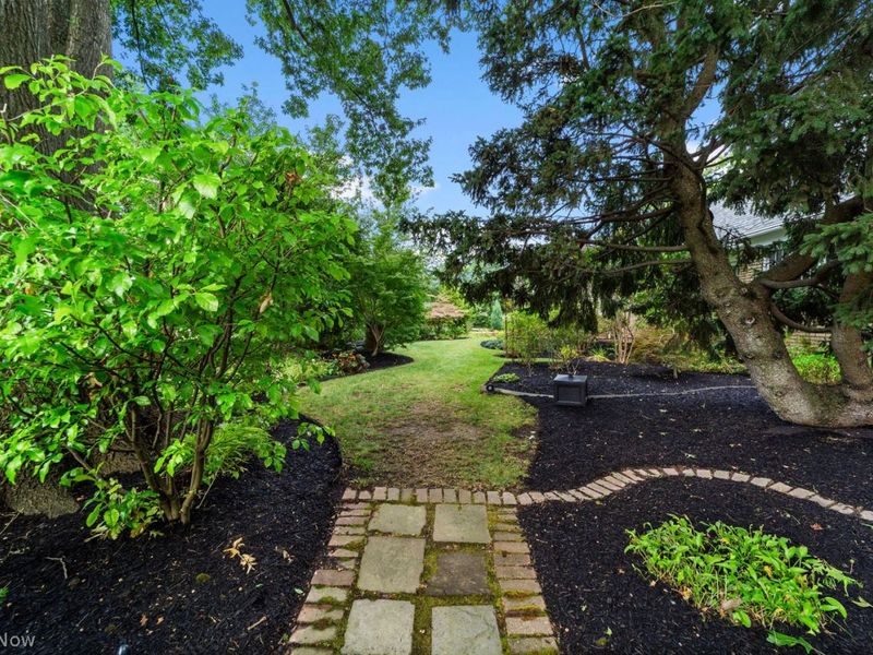 2355 Riverside Drive, Lakewood, OH 44107 Photo 42