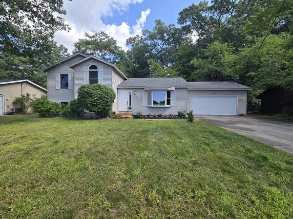 2046 N Roberts Road, Muskegon, MI 49445