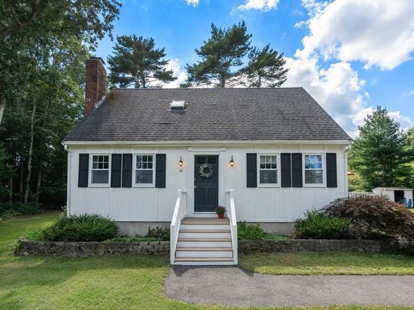 14 Lucas St, Carver, MA 02330