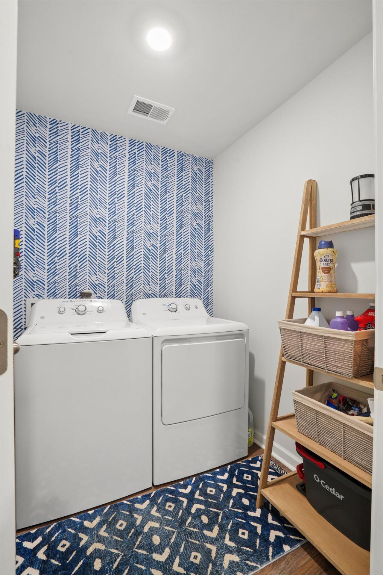 385 Spruce Ivy Street Photo 14
