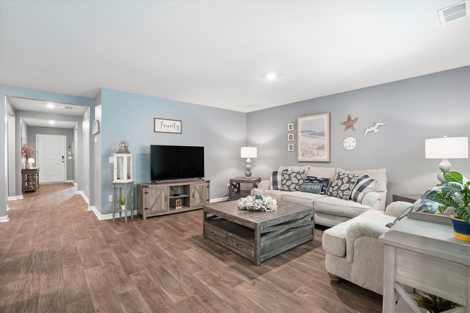 385 Spruce Ivy Street Photo 8