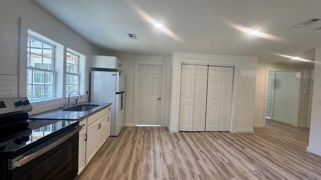 214 Corina Street Photo 9