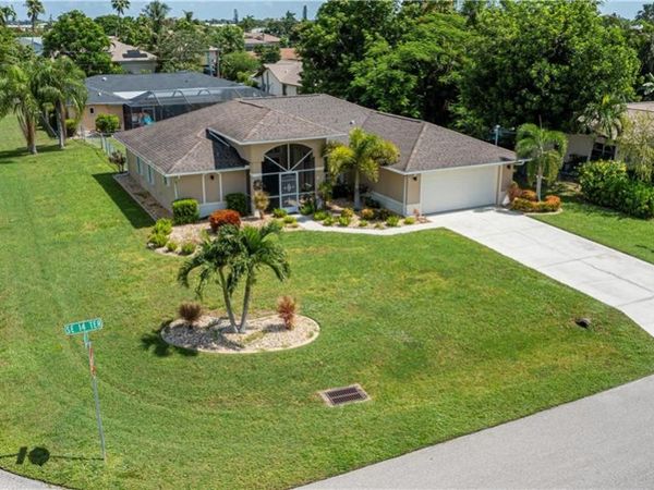 1101 SE 14th TER , CAPE CORAL, FL 33990