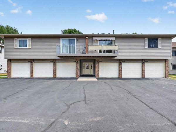 3276 Greenbrier Street , Unit 3276C, Vadnais Heights, MN 55127