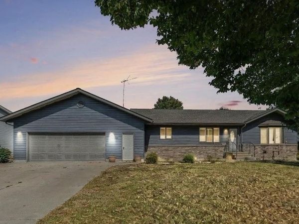 610 W Maple Street , Edgerton, MN 56128