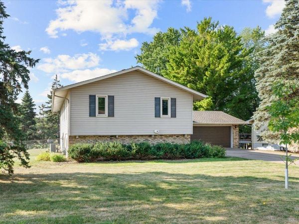 7901 37th Avenue N, New Hope, MN 55427