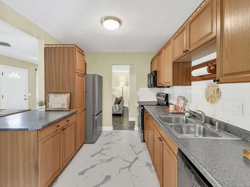 366 Kellybrook Place, Galloway, OH 43119 Photo 8