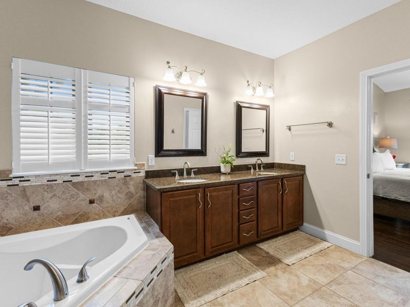 8275 Marwithe Place, New Albany, OH 43054 Photo 32