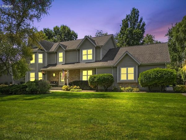 1323 Spinnaker DRIVE, Port Washington, WI 53074