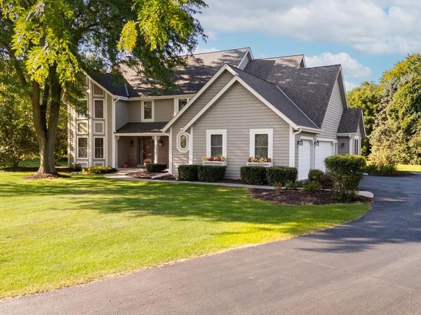 7123 W Lantern LANE, Mequon, WI 53092