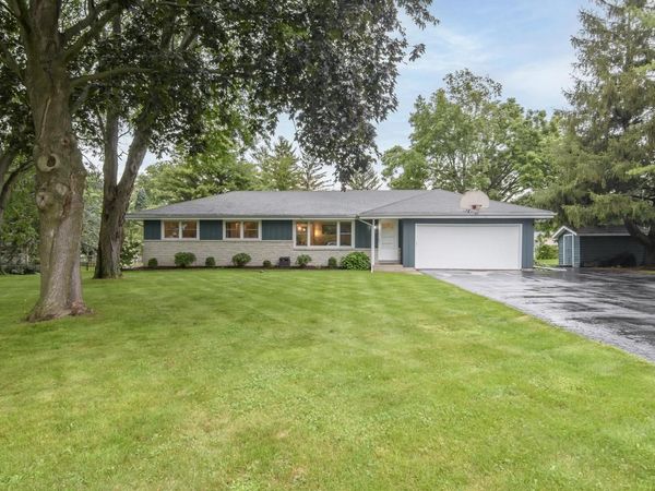334 Maple WAY S, Waukesha, WI 53188