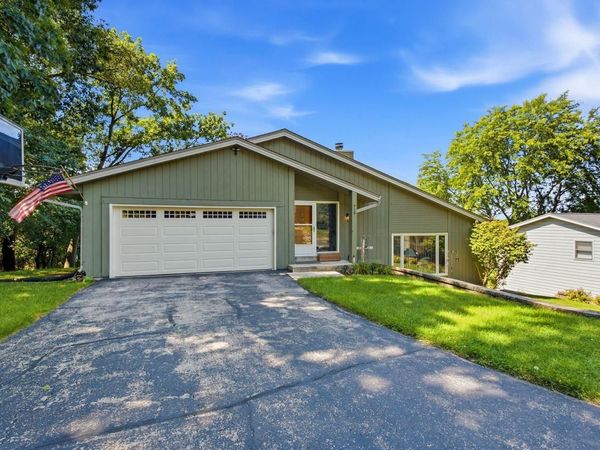 719 Wexford WAY, Hartland, WI 53029