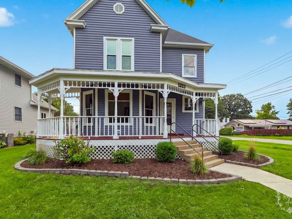 1223 N Locust Street , Pontiac, IL 61764