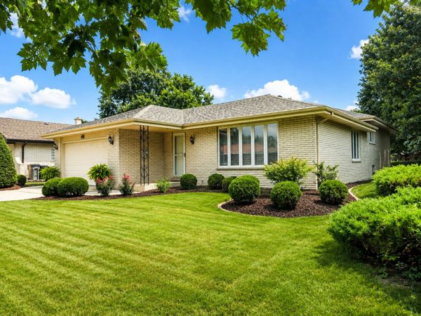 7453 Cashew Drive , Orland Park, IL 60462