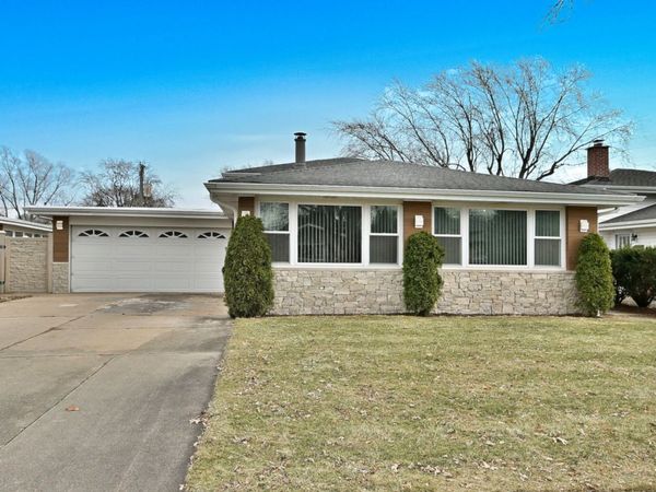 575 Bedford Lane , Des Plaines, IL 60016