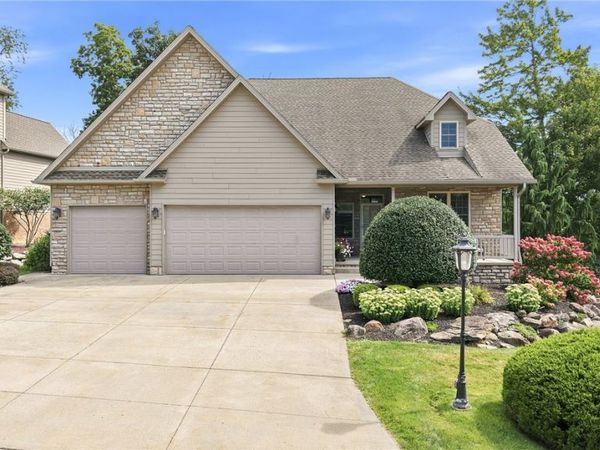 7563 Highbury Pointe , Canfield, OH 44406