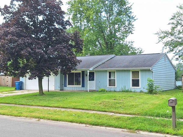 2705 Hollendale Drive, New Haven, IN 46774