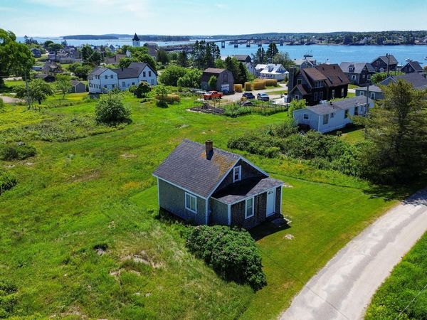 11 Faulkingham Street , Jonesport, ME 04649