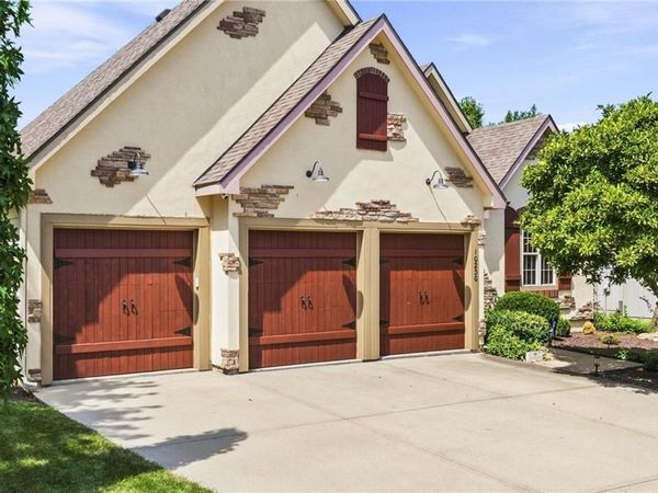10230 Marion Street, Lenexa, KS 66220