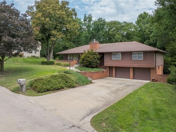 25 Stonecrest Drive, St Joseph, MO 64506